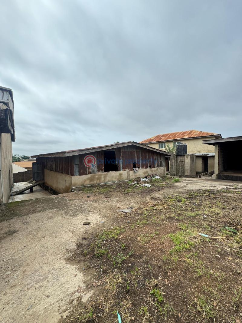 Warehouse For Sale Olaogun, Old Ife Road, Along Agodi Gra. Agodi Ibadan Oyo - 11