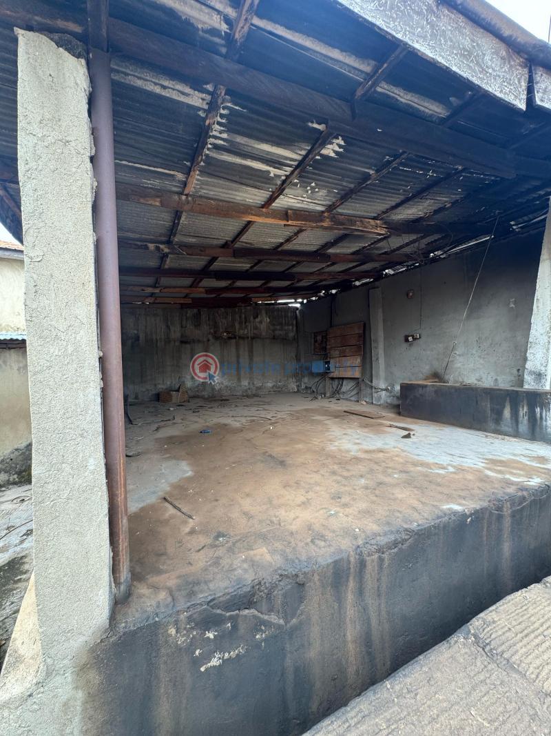 Warehouse For Sale Olaogun, Old Ife Road, Along Agodi Gra. Agodi Ibadan Oyo - 9