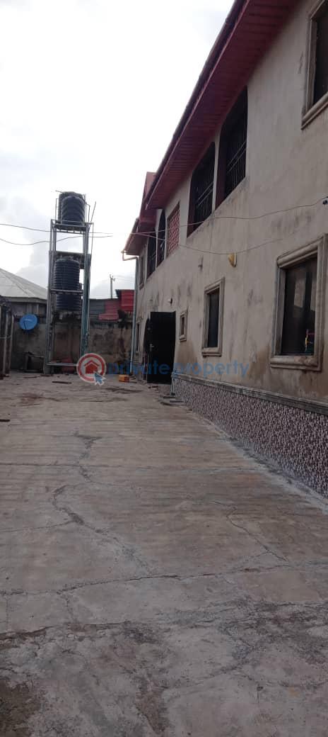3 bedroom House For Rent Adetokun, Ologuneru Ibadan Oyo - 1