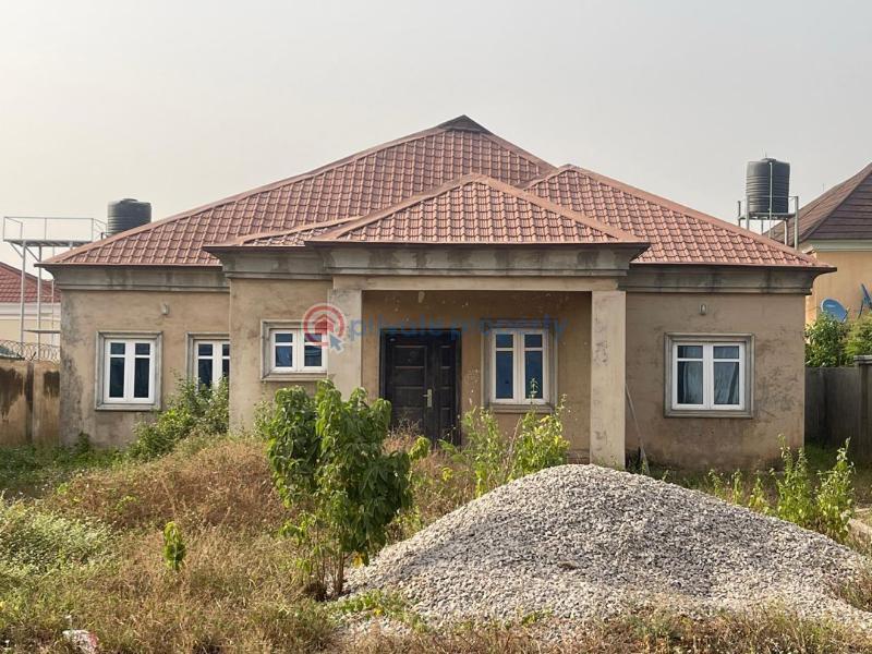 4 bedroom Detached Bungalow For Sale Kolapo Ishola Akobo Ibadan Oyo - 0