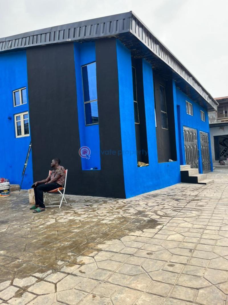 Commercial Property For Sale Imolefalafia Road, Oke Ado Ibadan Oyo - 1