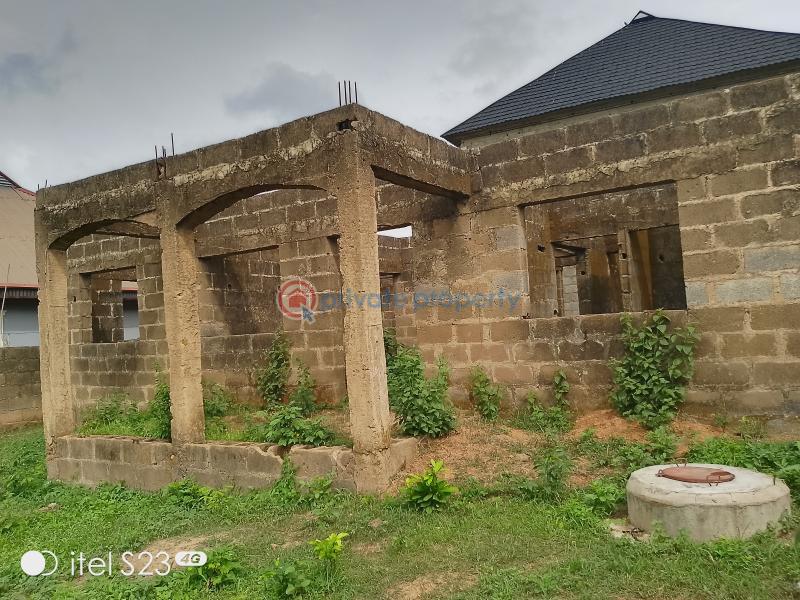4 bedroom Detached Bungalow For Sale Asaka Area Of Elebu Akala Express Ibadan Oyo - 5
