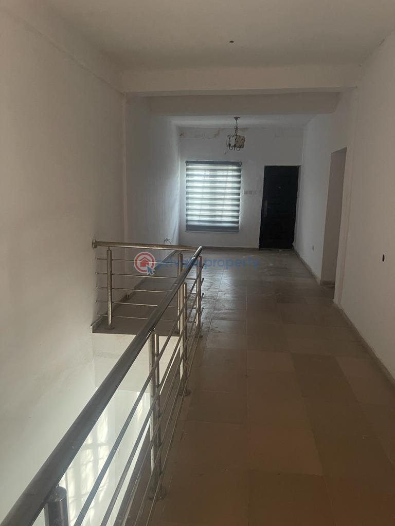 4 bedroom House For Rent Silver Point Estate, Badore Ajah Lagos - 3