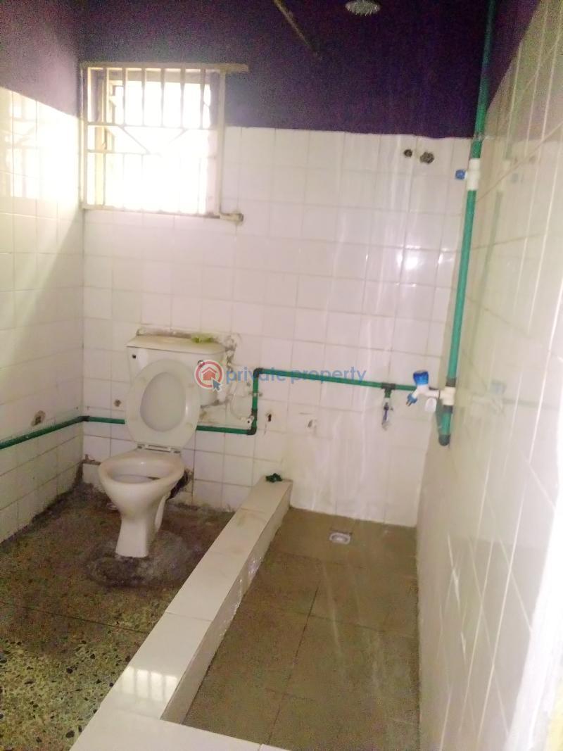 3 bedroom Flat & Apartment For Rent Ago Palace Isolo Lagos - 5