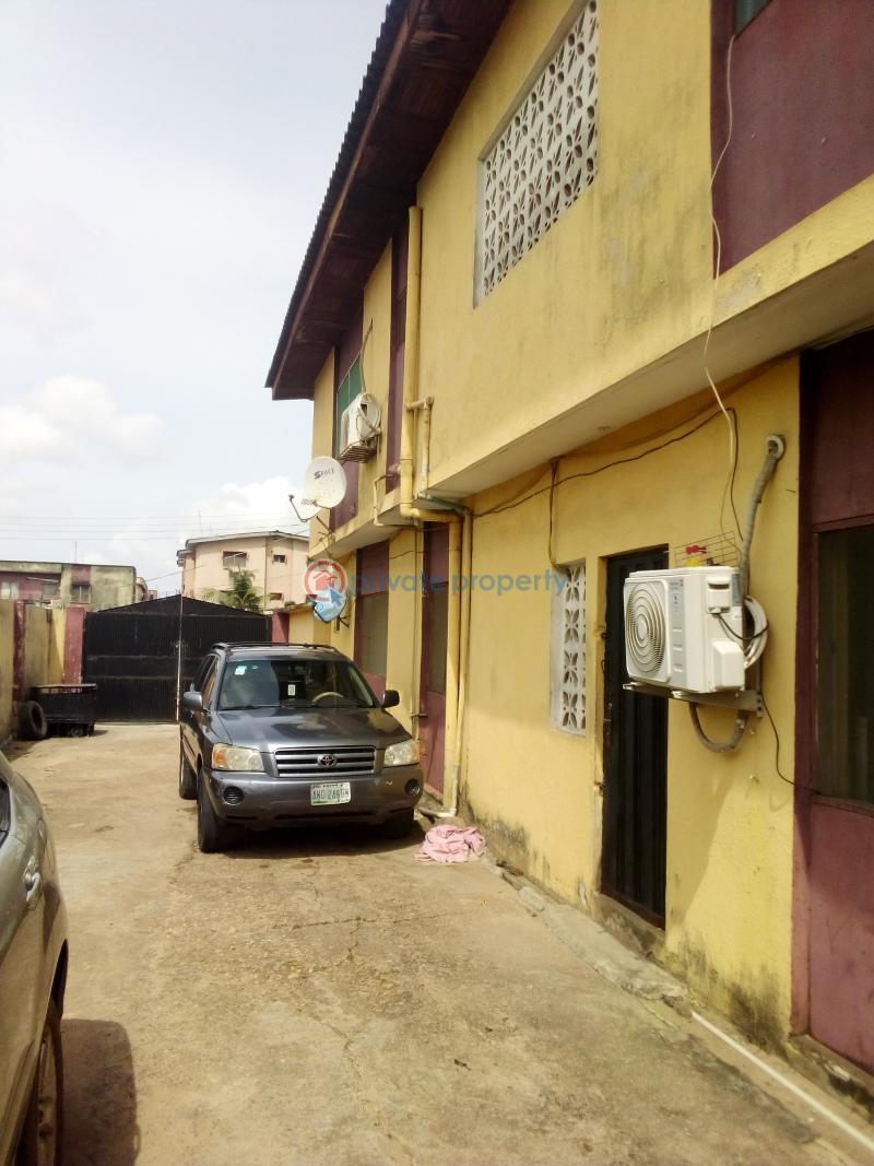 3 bedroom Flat & Apartment For Rent Ago Palace Isolo Lagos - 0