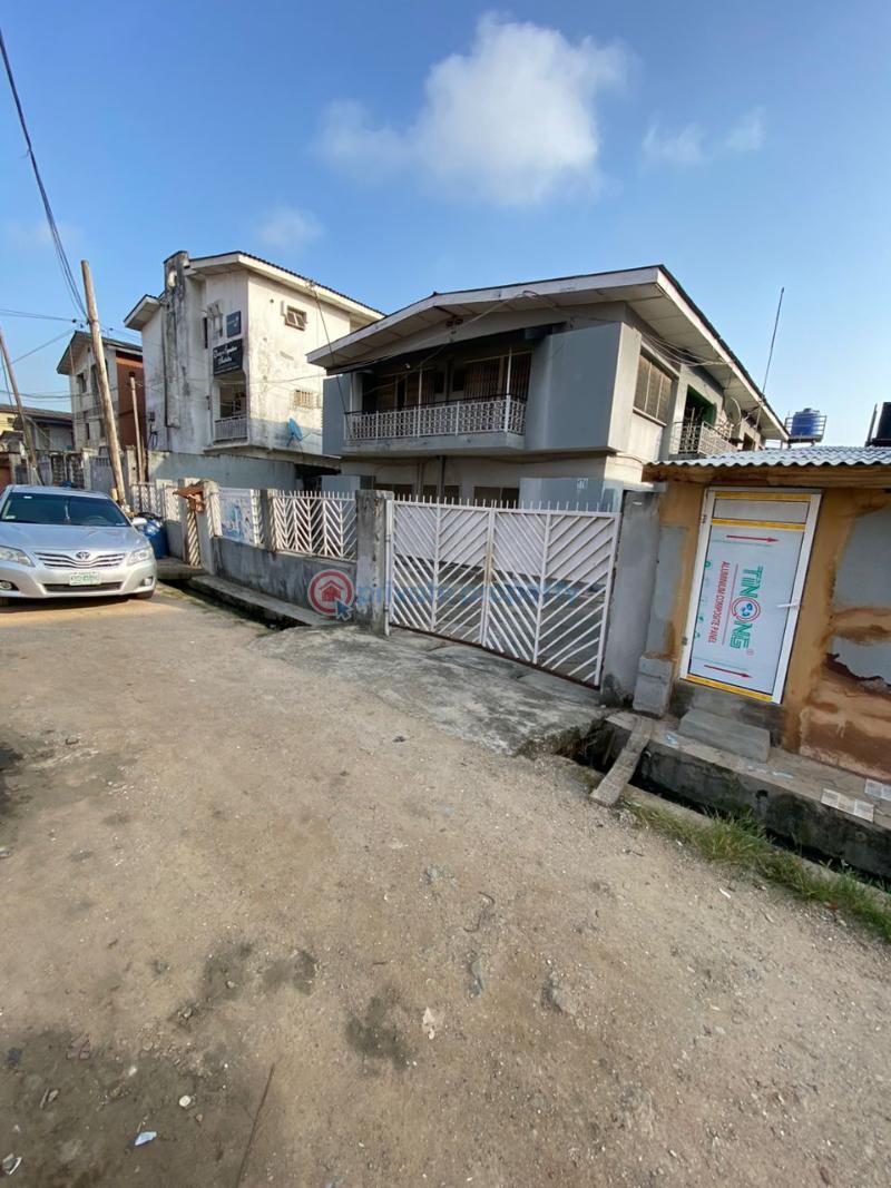 3 bedroom House For Sale Soluyi Gbagada Lagos - 1