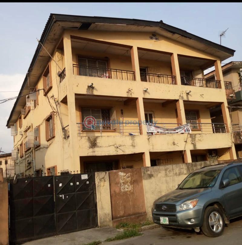House For Sale Soloki Street Off Adetola Rd Surulere Lagos
