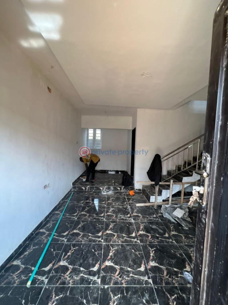 3 bedroom House For Rent P & T Estate, Ipaja Lagos - 3
