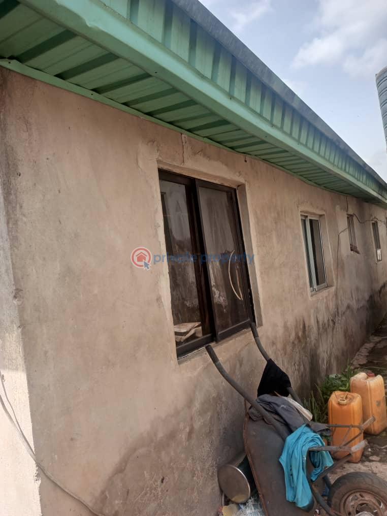 1 bedroom Flat & Apartment For Sale Iyana Odo, Joke Ayo Via Meiran Agege Lagos - 3