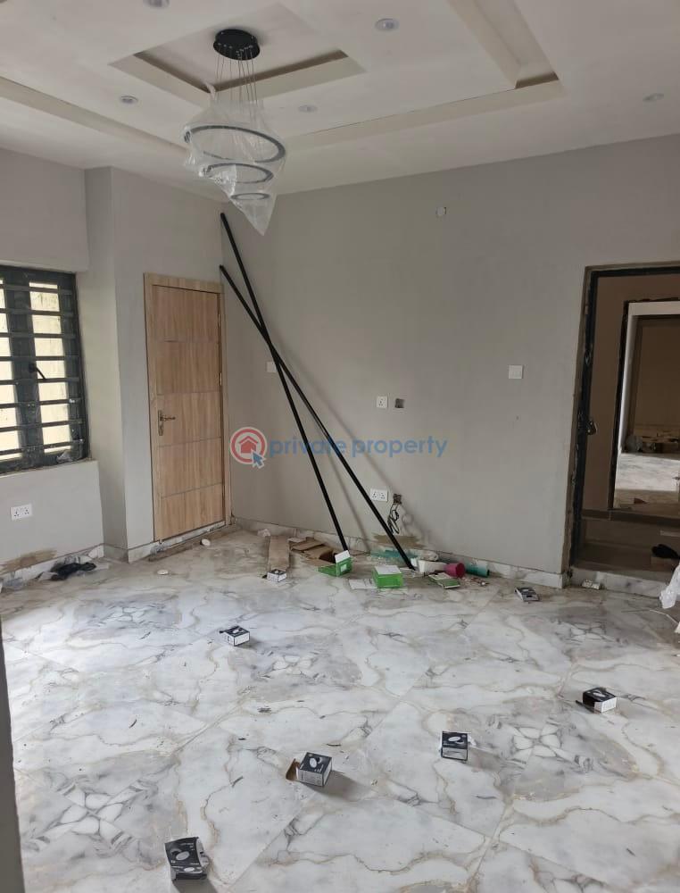 2 bedroom Flat & Apartment For Rent Pedro Road Shomolu Lagos - 3