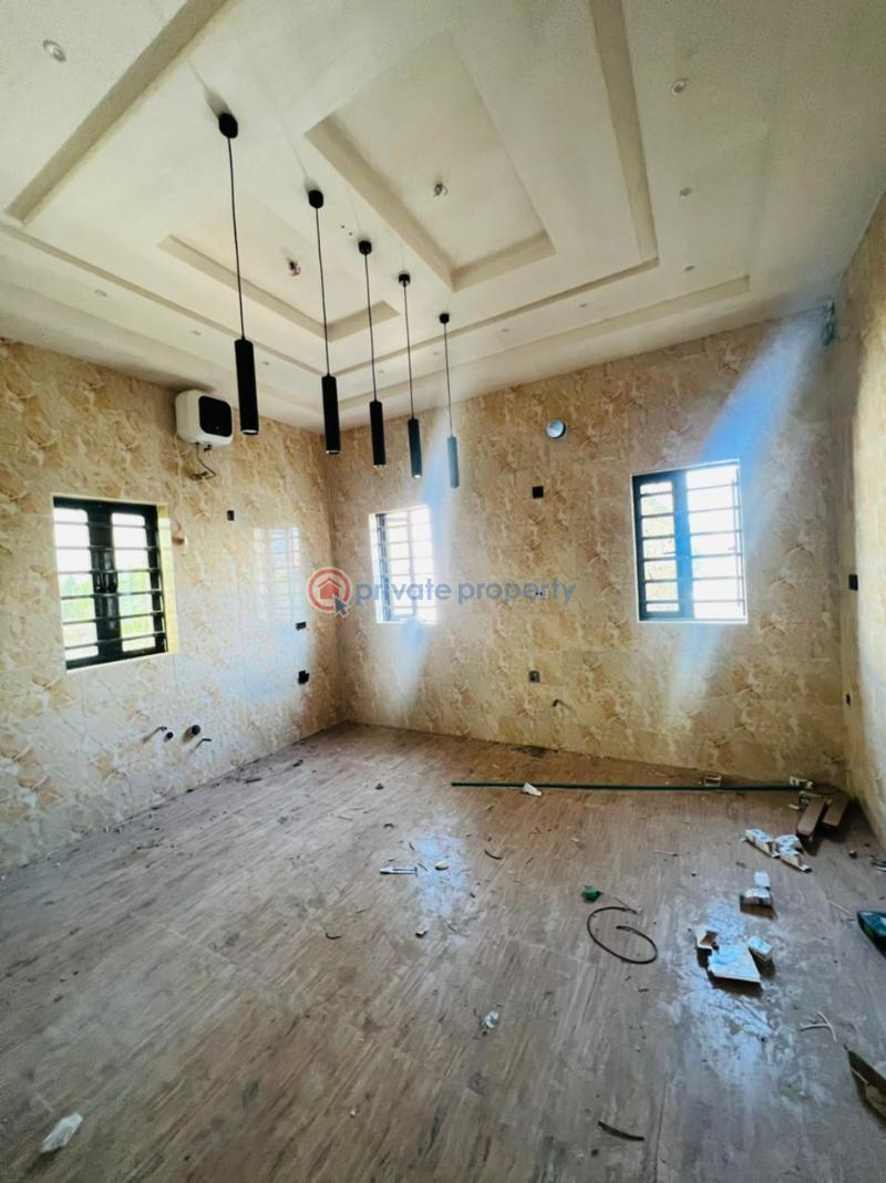 5 bedroom House For Sale Carlton Gate Estate Ibadan Oyo (PID 5PAQEG