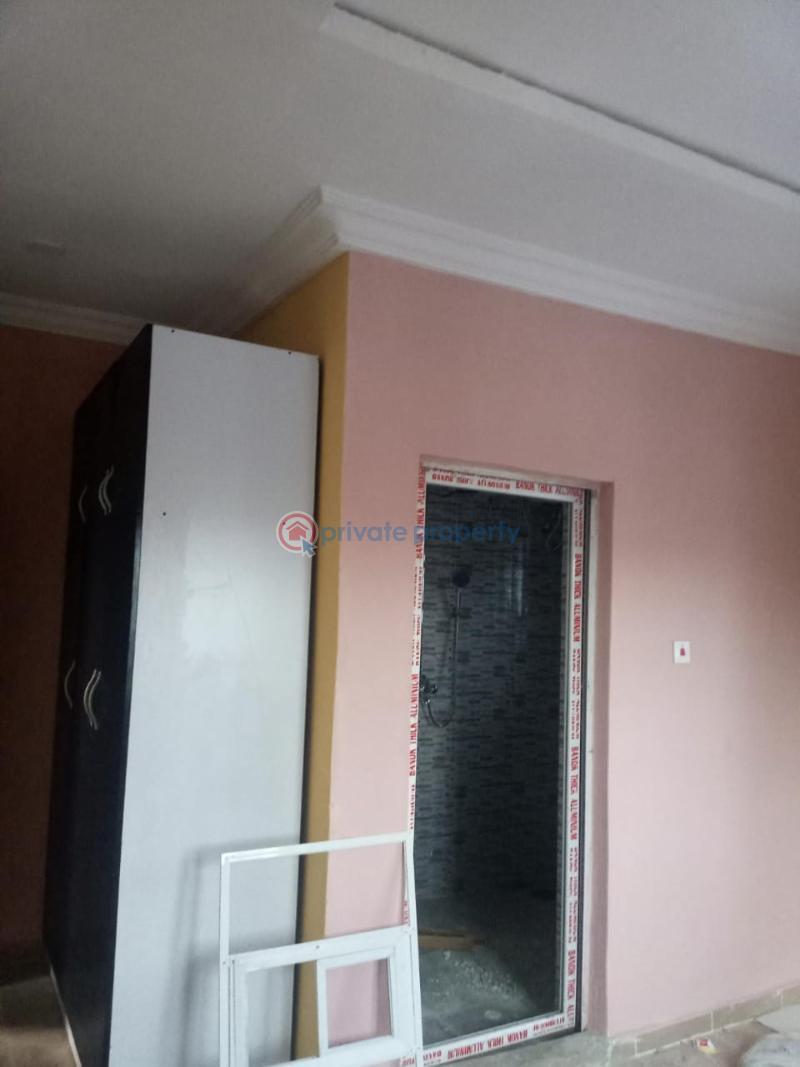 House For Sale Adeoje Off Akala.express Oluyole Extension Ibadan Segun Akala. Express Akala Express Ibadan Oyo - 6