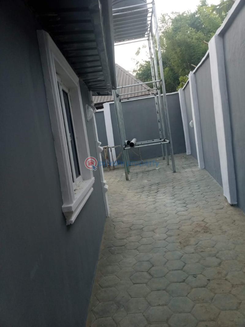 House For Sale Adeoje Off Akala.express Oluyole Extension Ibadan Segun Akala. Express Akala Express Ibadan Oyo - 9