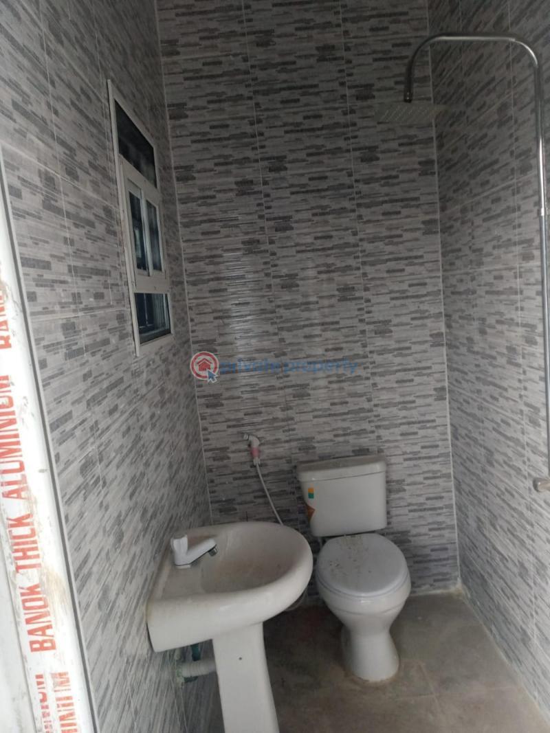 House For Sale Adeoje Off Akala.express Oluyole Extension Ibadan Segun Akala. Express Akala Express Ibadan Oyo - 11