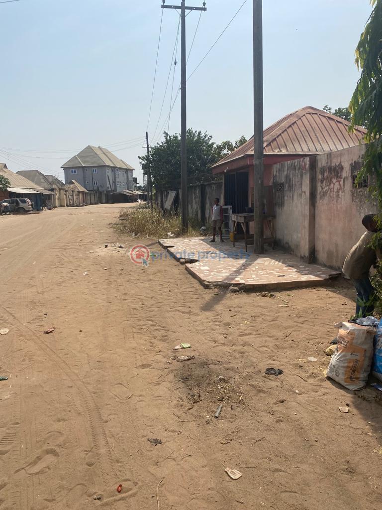 For sale 3 bedroom House At World Bank Imo Housing Road Owerri Imo