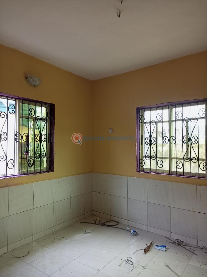 2 bedroom Block Of Flats For Rent I.k.j Bus Stop Bucknor Estate Bucknor Estate Isolo Lagos - 5