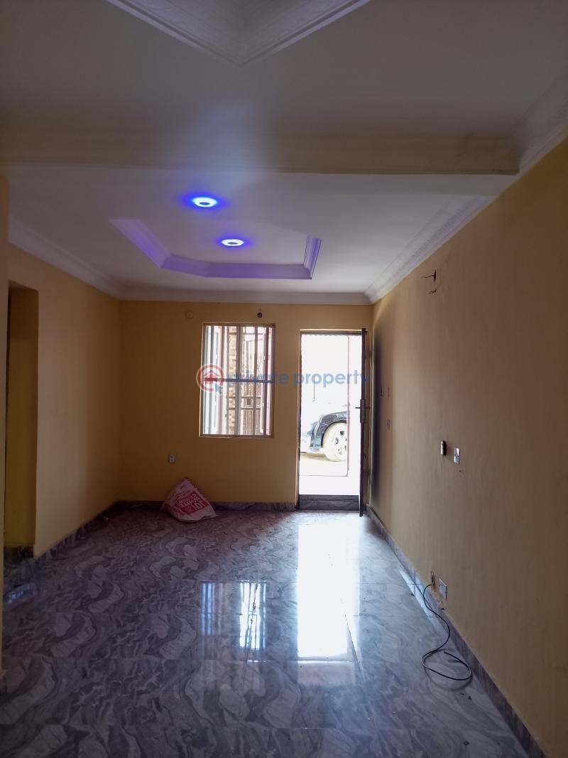2 bedroom Flat & Apartment For Rent Hotel Bus Stop Bucknor Isolo Lagos - 4
