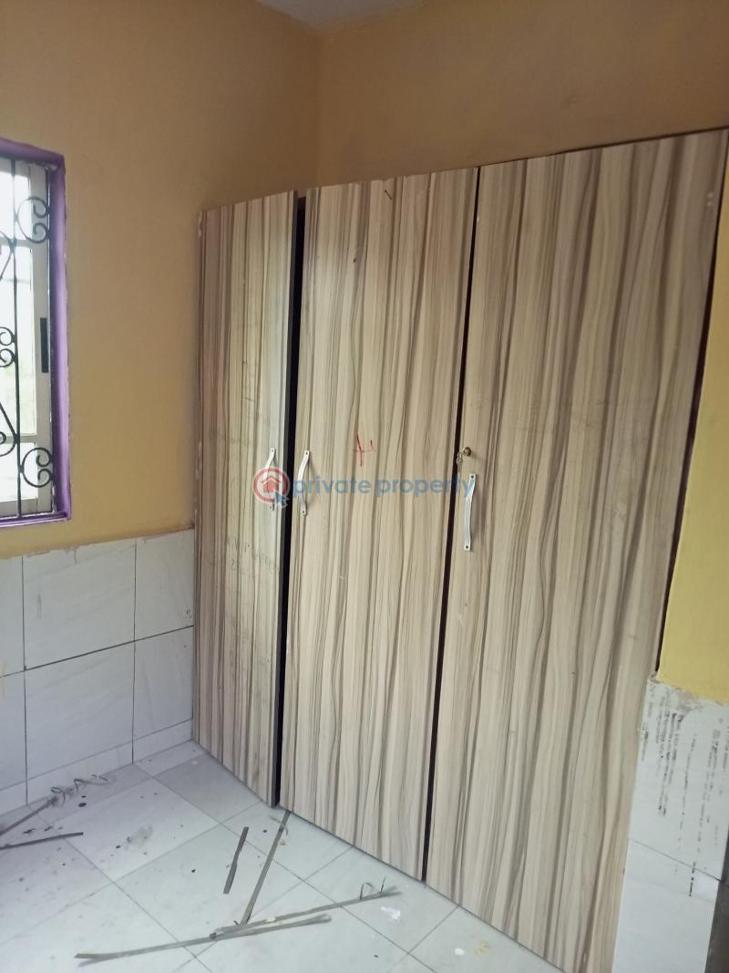 2 bedroom Block Of Flats For Rent I.k.j Bus Stop Bucknor Estate Bucknor Estate Isolo Lagos - 6