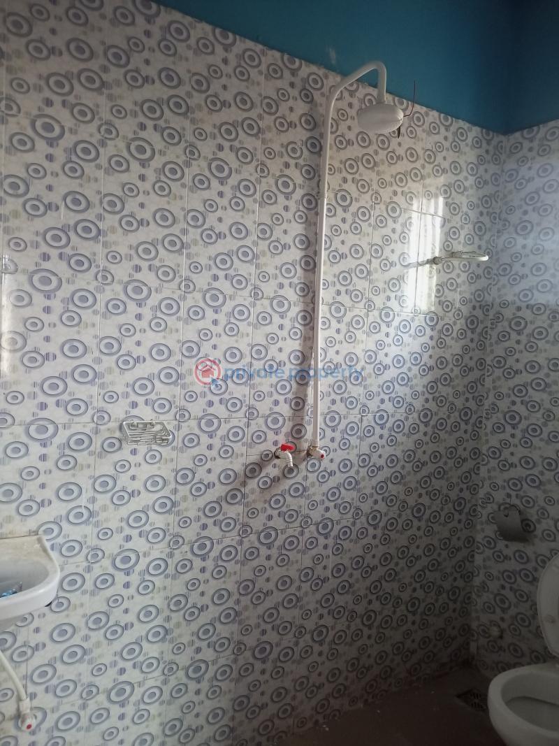 3 bedroom Flat & Apartment For Rent Tijani Salako Bucknor Estate Isolo Lagos - 10