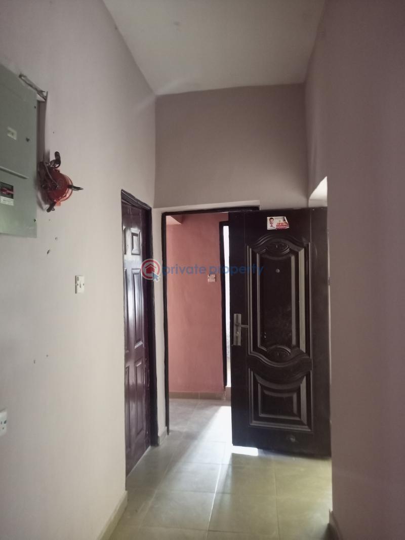 3 bedroom Flat & Apartment For Rent Tijani Salako Bucknor Estate Isolo Lagos - 5