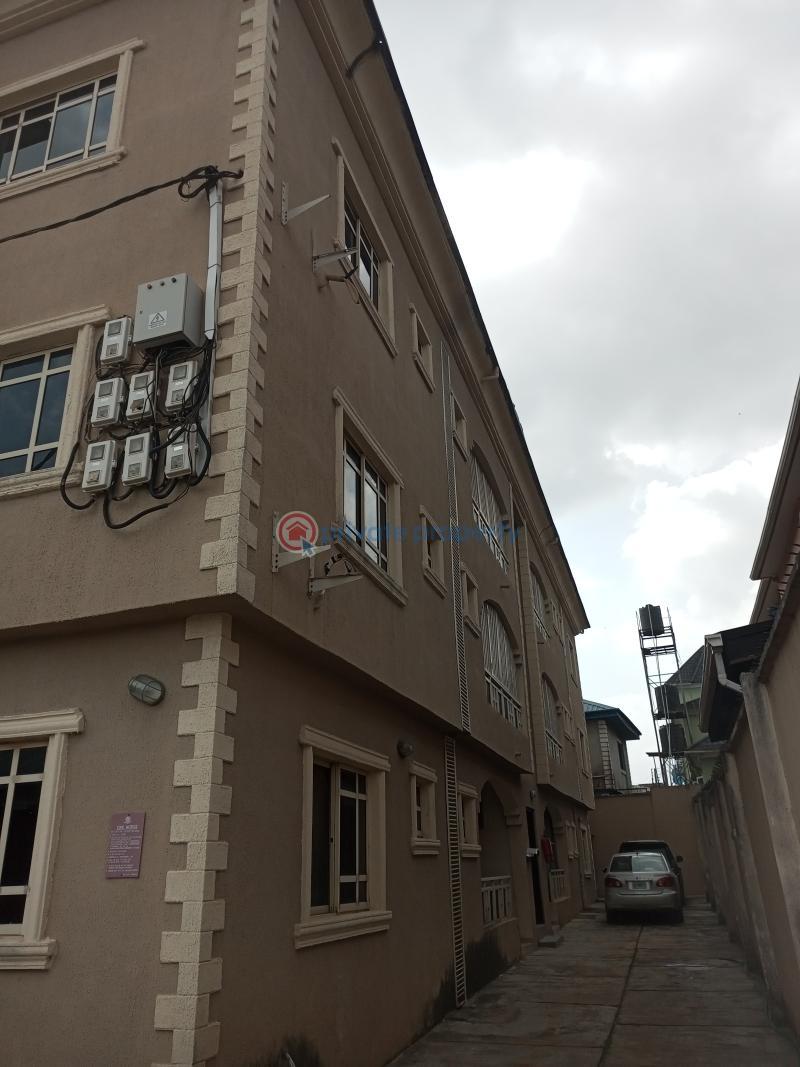 3 bedroom Flat & Apartment For Rent Transformer Bucknor Estate Isolo Lagos - 14