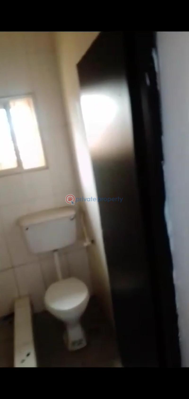 3 bedroom Block Of Flats For Rent Cmd Road Kosofe/Ikosi Lagos - 5