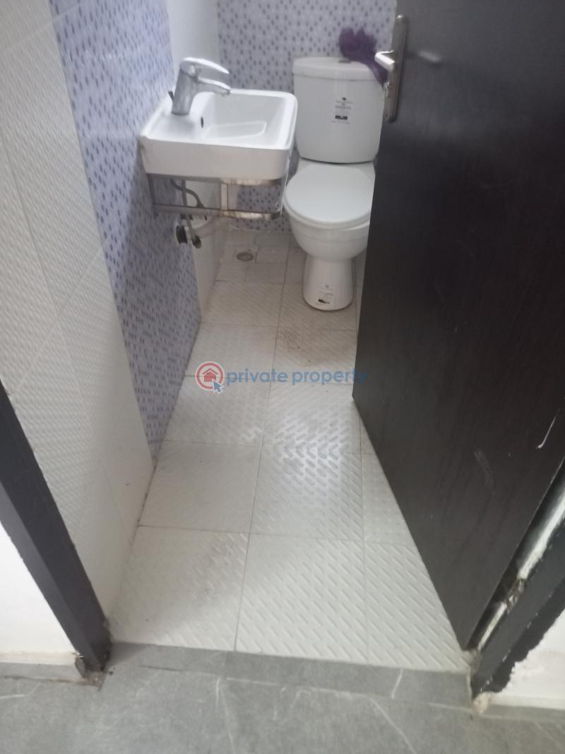 4 bedroom Flat & Apartment For Rent Transformer Bucknor Estate Isolo Lagos - 10