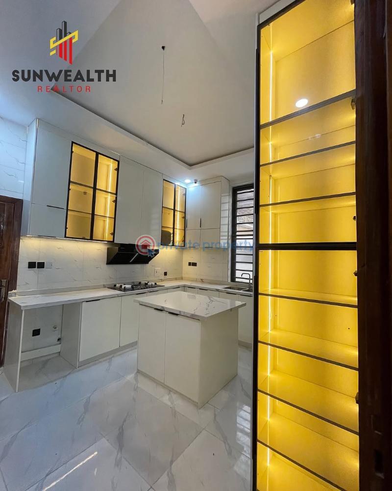 5 bedroom Detached Duplex For Sale Along Lekki Expressway Lagos - 6