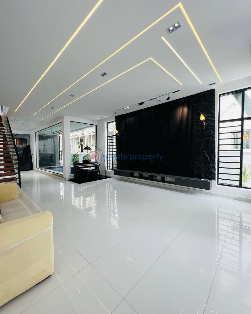 5 bedroom Detached Duplex For Sale Ikota Lekki Lagos - 3