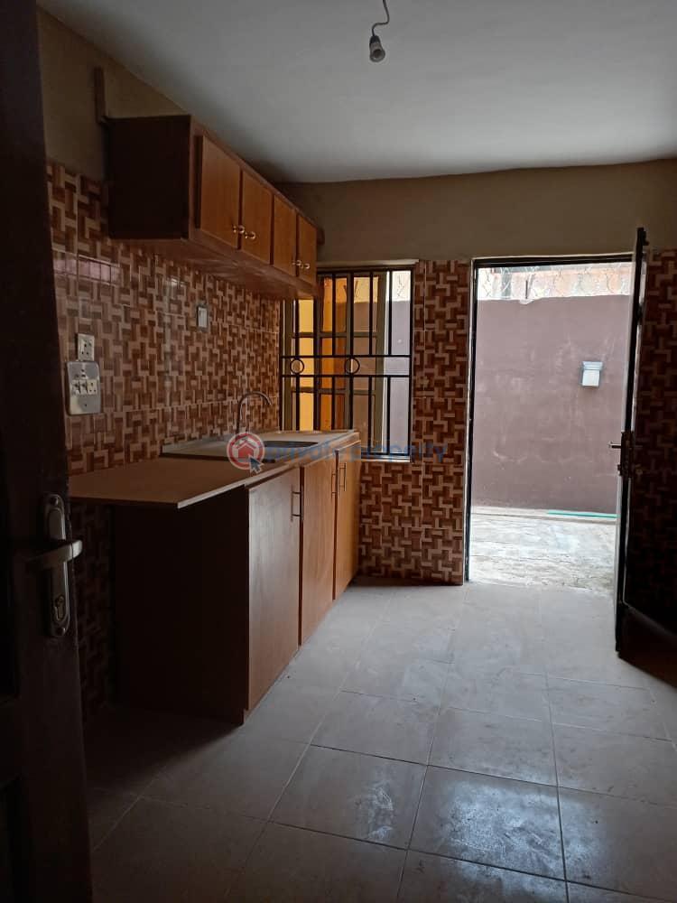2 bedroom Flat & Apartment For Rent Ishebo, New Ife Express Road Off Alakia Ibadan Oyo - 3