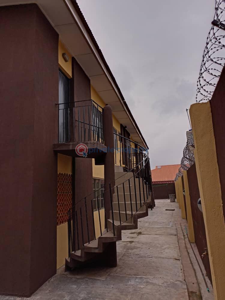 2 bedroom Flat & Apartment For Rent Ishebo, New Ife Express Road Off Alakia Ibadan Oyo - 7
