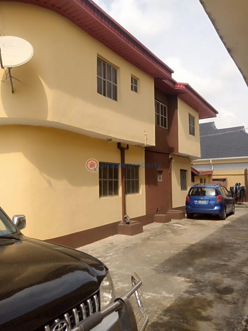 For rent 2 bedroom Flat & Apartment Puposola After Bridge New Oko Oba