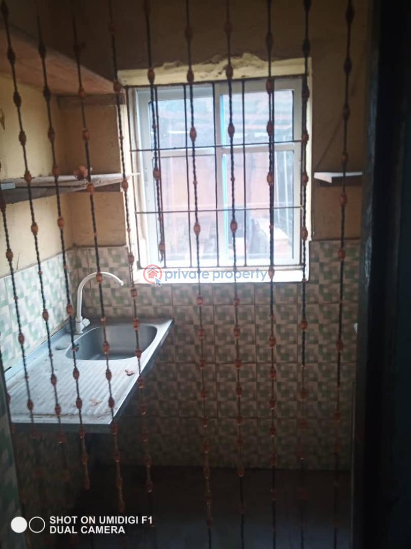 2 bedroom House For Rent Sawmill Gbagada Lagos - 6