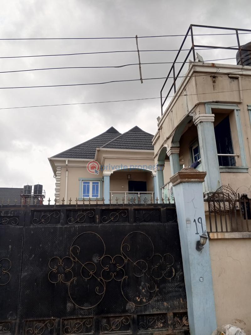 2 bedroom Block Of Flats For Rent Iyana Oworo Oworonshoki Gbagada Lagos - 1