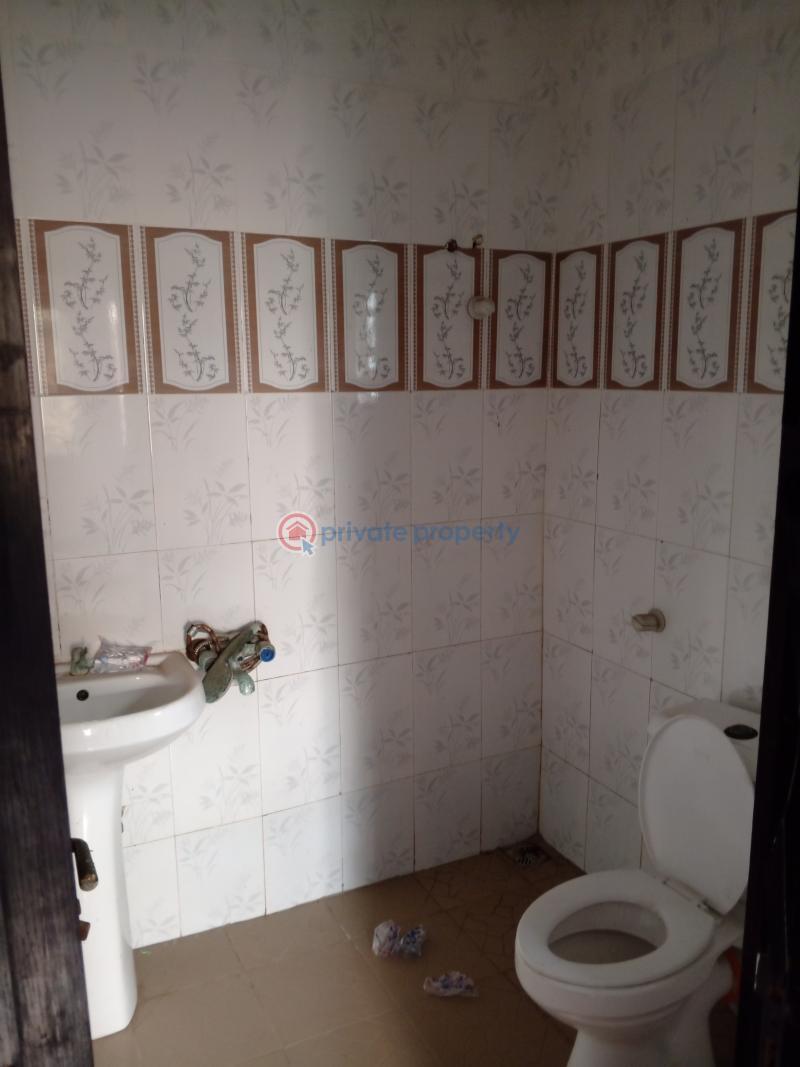 2 bedroom Block Of Flats For Rent Iyana Oworo Oworonshoki Gbagada Lagos - 8