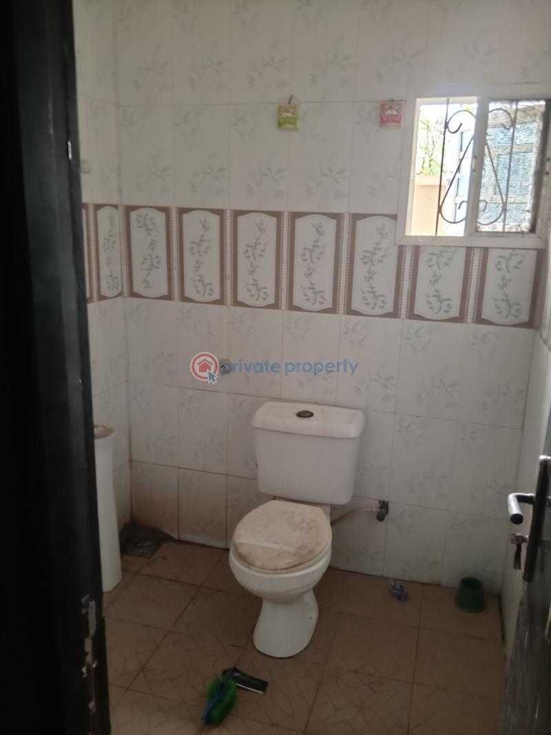 2 bedroom Block Of Flats For Rent Iyana Oworo Oworonshoki Gbagada Lagos - 9