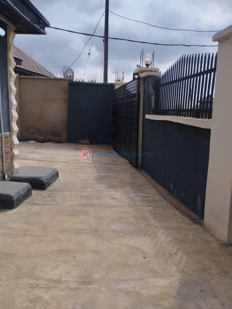 2 bedroom House For Rent Ojuirin, Yawiri Area Akobo Ibadan Oyo - 1