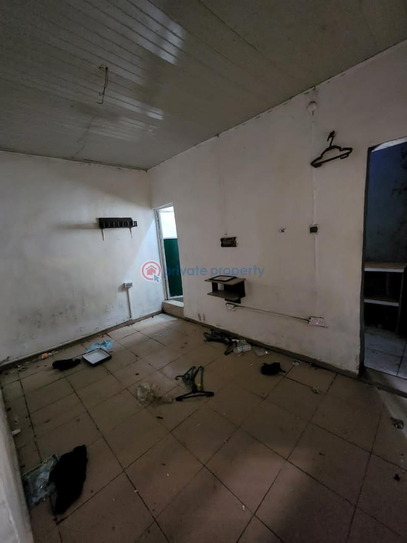 Self Contain For Rent Yaba Lagos - 2