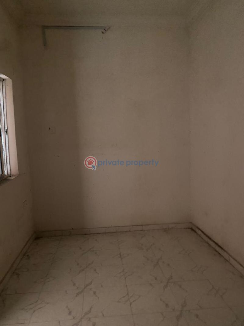 1 bedroom Self Contain For Rent Fola Agoro Yaba Lagos - 3