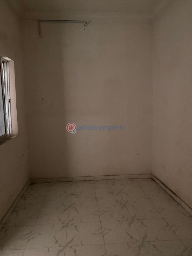 1 bedroom Self Contain For Rent Fola Agoro Yaba Lagos - 6