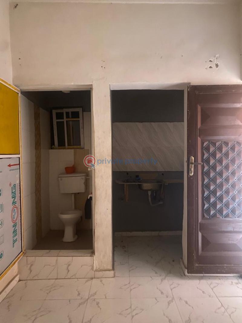 1 bedroom Self Contain For Rent Fola Agoro Yaba Lagos - 1