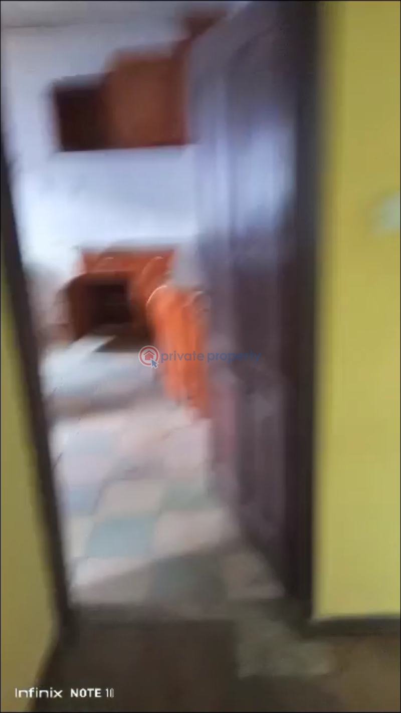 4 bedroom Detached Bungalow For Sale Anifalaje Estate, Opposites Ace.supermarket, Akobo Ibadan Oyo - 18