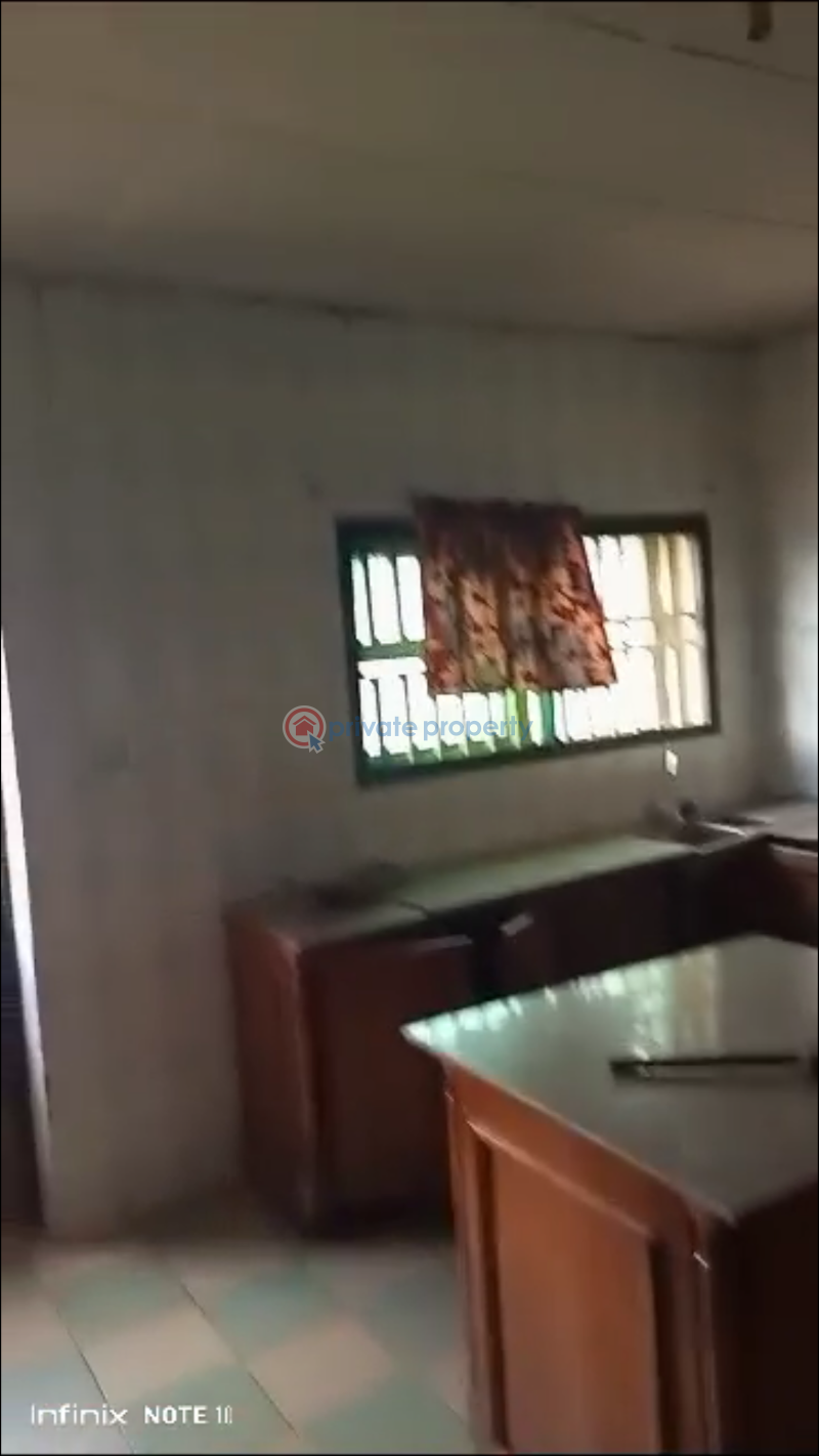 4 bedroom Detached Bungalow For Sale Anifalaje Estate, Opposites Ace.supermarket, Akobo Ibadan Oyo - 19