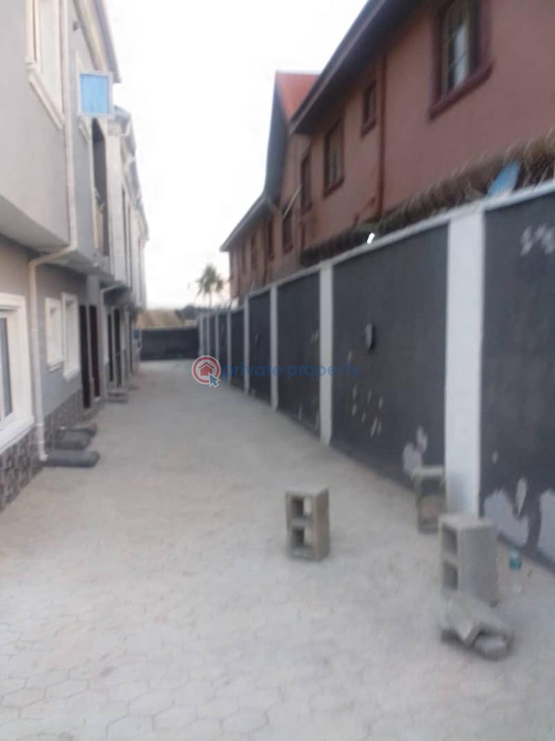 2 bedroom House For Rent Obawole Area Ifako-ogba Lagos - 1