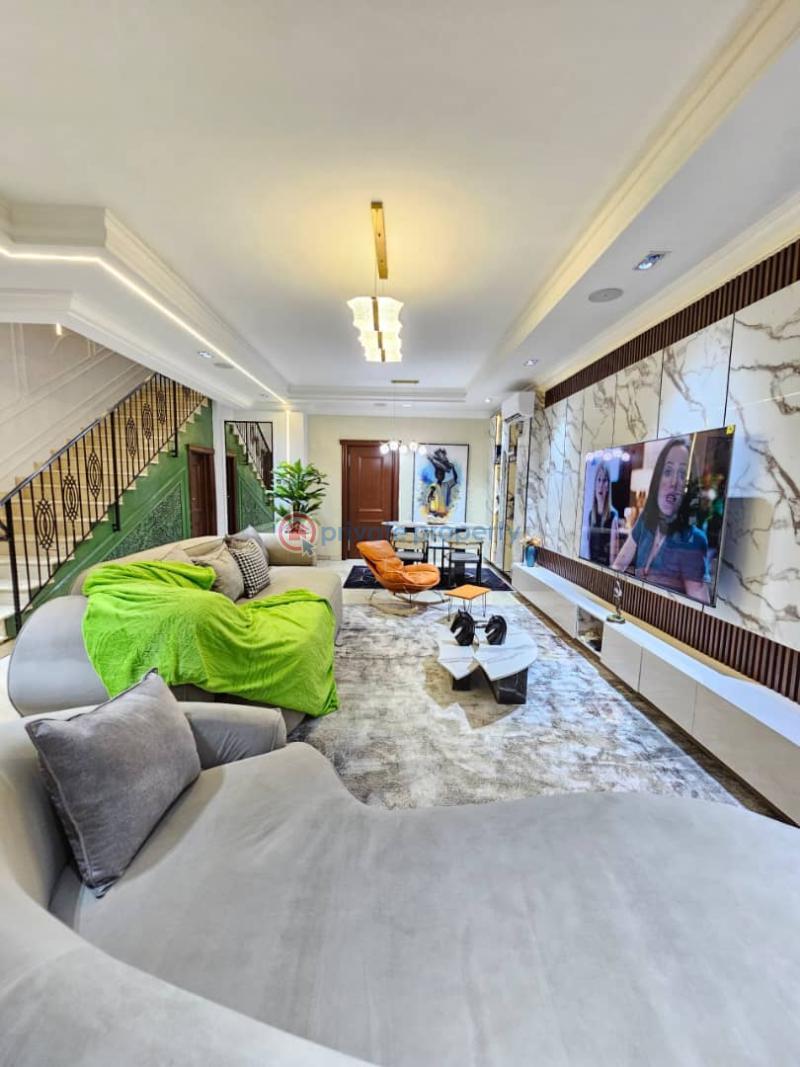 4 bedroom Duplex Short let Along Lekki Expressway Lagos - 0