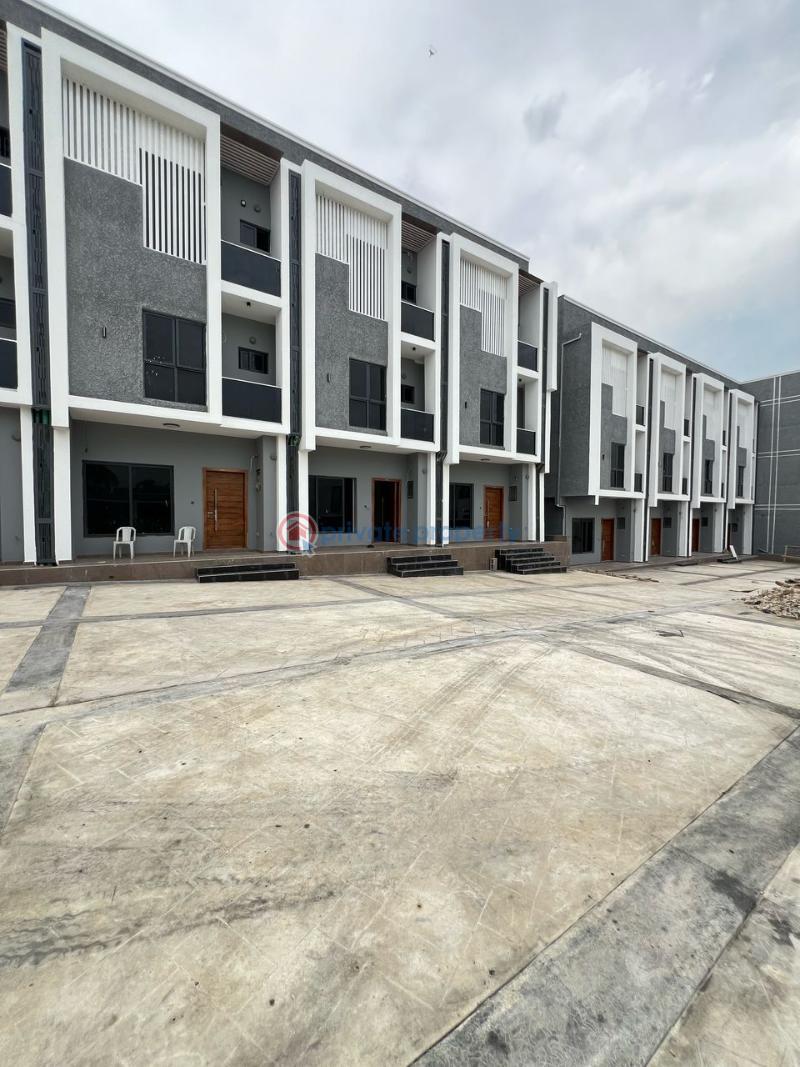 4 bedroom Terraced Duplex For Sale Magodo GRA Phase 2 Kosofe/Ikosi Lagos - 0