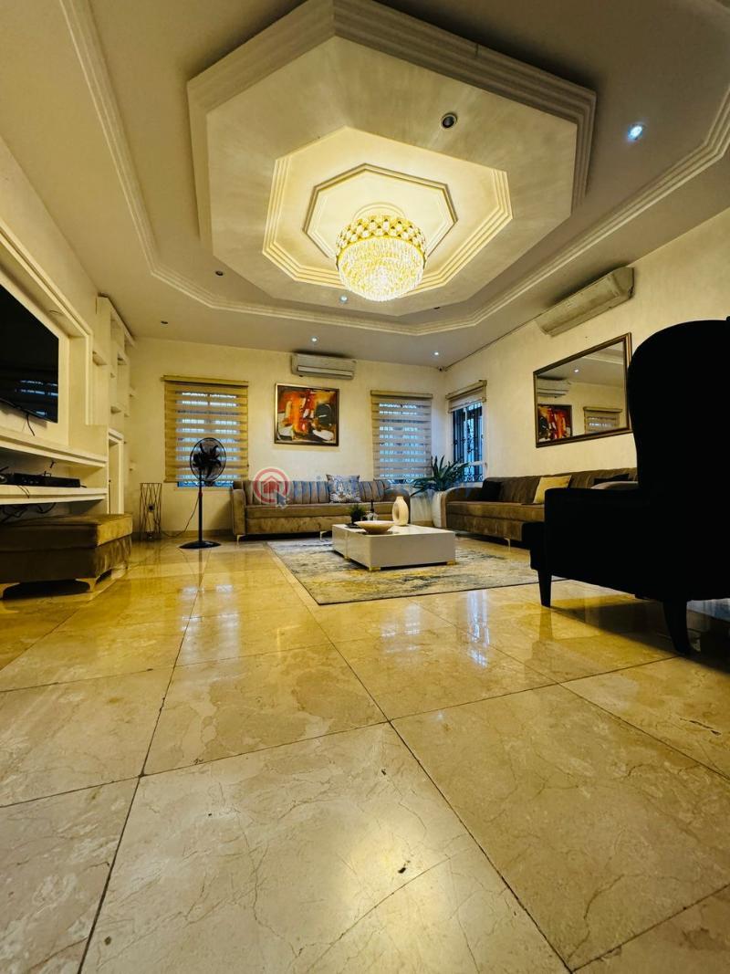 6 bedroom Detached Duplex For Sale Aerodrome Gra Samonda Samonda Ibadan Oyo - 1