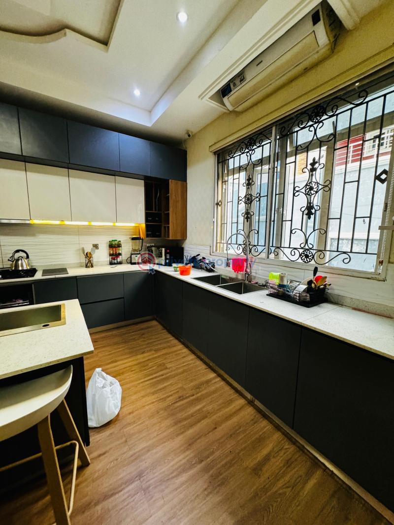 6 bedroom Detached Duplex For Sale Aerodrome Gra Samonda Samonda Ibadan Oyo - 6