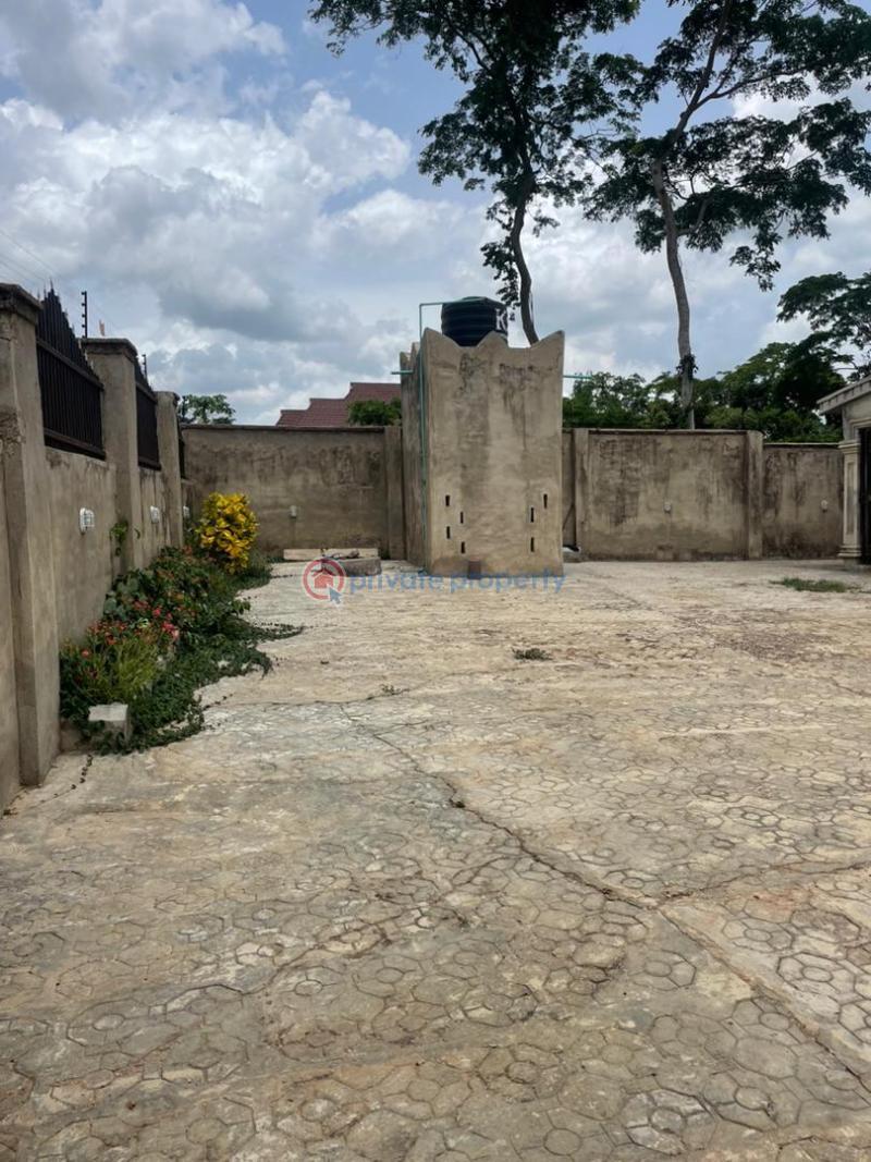 3 bedroom Detached Bungalow For Sale Ologuneru Eleyele Ibadan Oyo - 5