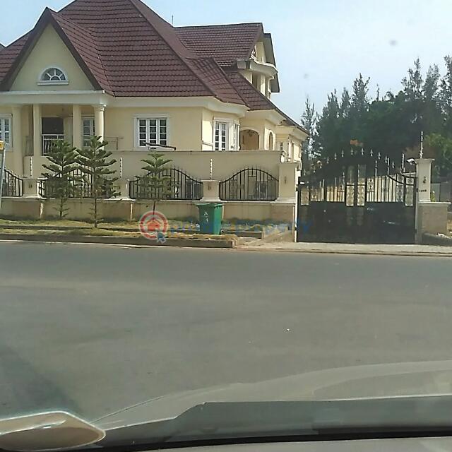 For sale 6 bedroom House Wuse II Abuja Phase 1 (PID 5PABDZ) Private